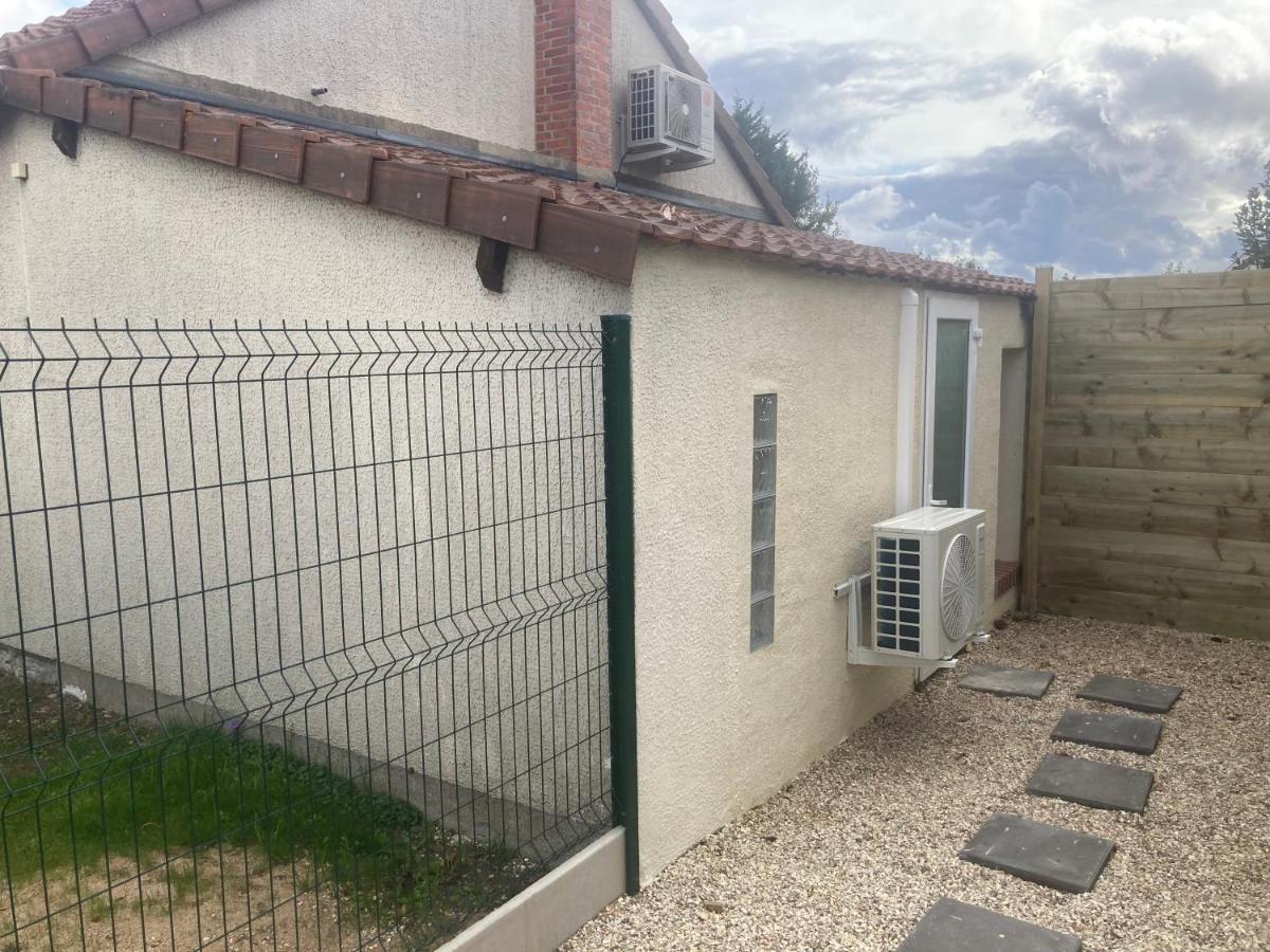 Maisonnette Neuve Avec Jardin Privatif Саран Екстериор снимка